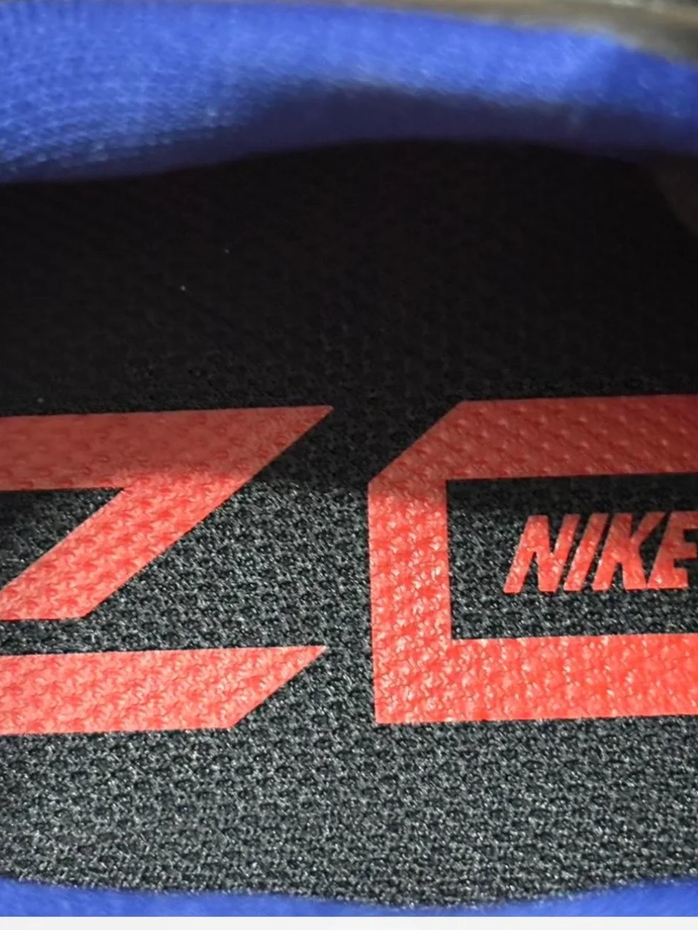 Nike Air Zoom Running Shoes – Red/Black Pattern – EU 40 / US 9